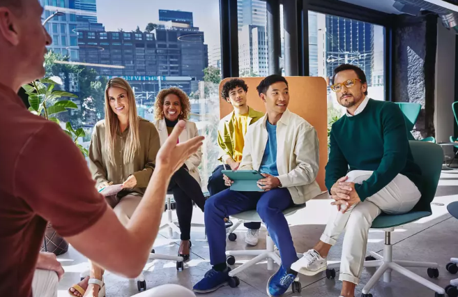 How to Move From Specialist to Team Leader: A Practical Guide for